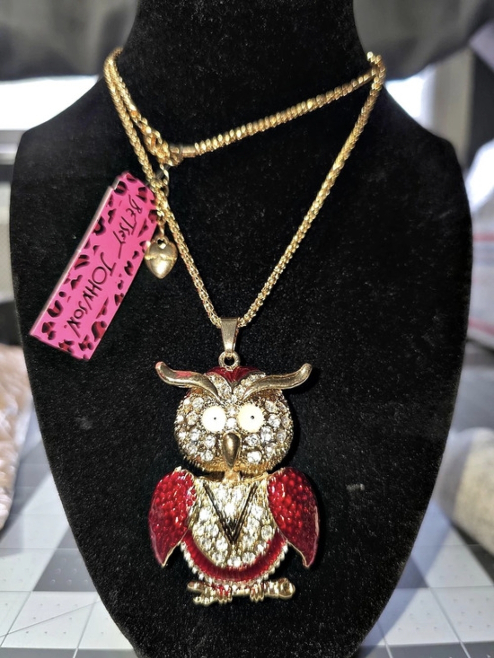 Betsey Johnson Owl Pendant Necklace in Gold & Red Like New